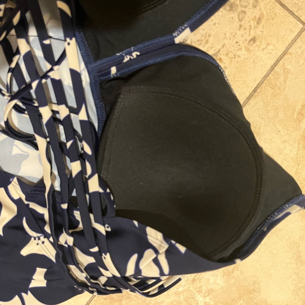 Navy and white floral tankini - Picture 7 of 8